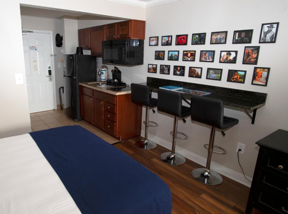 Queen Studio