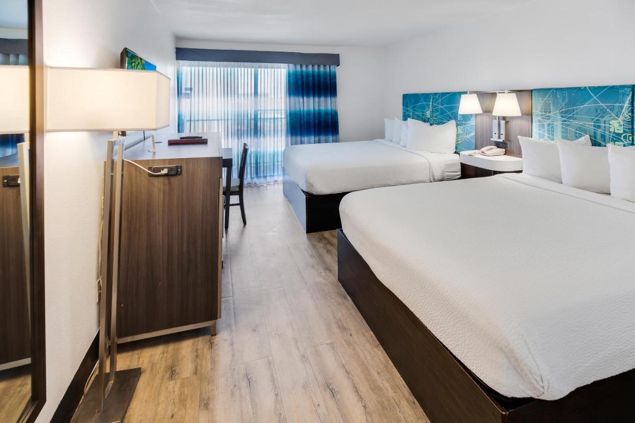 Queen Room Two Queen Beds Partial Ocean View Non-Smoking