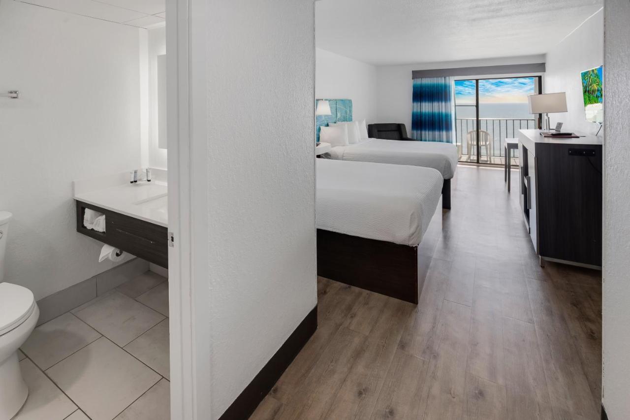 Queen Room Ocean Front Non-Smoking
