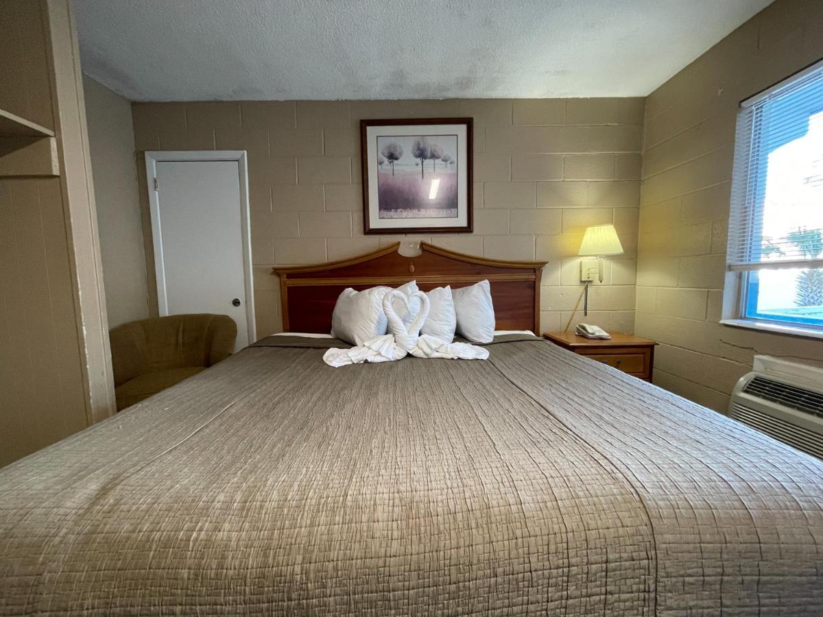 Non-Oceanfront King Room