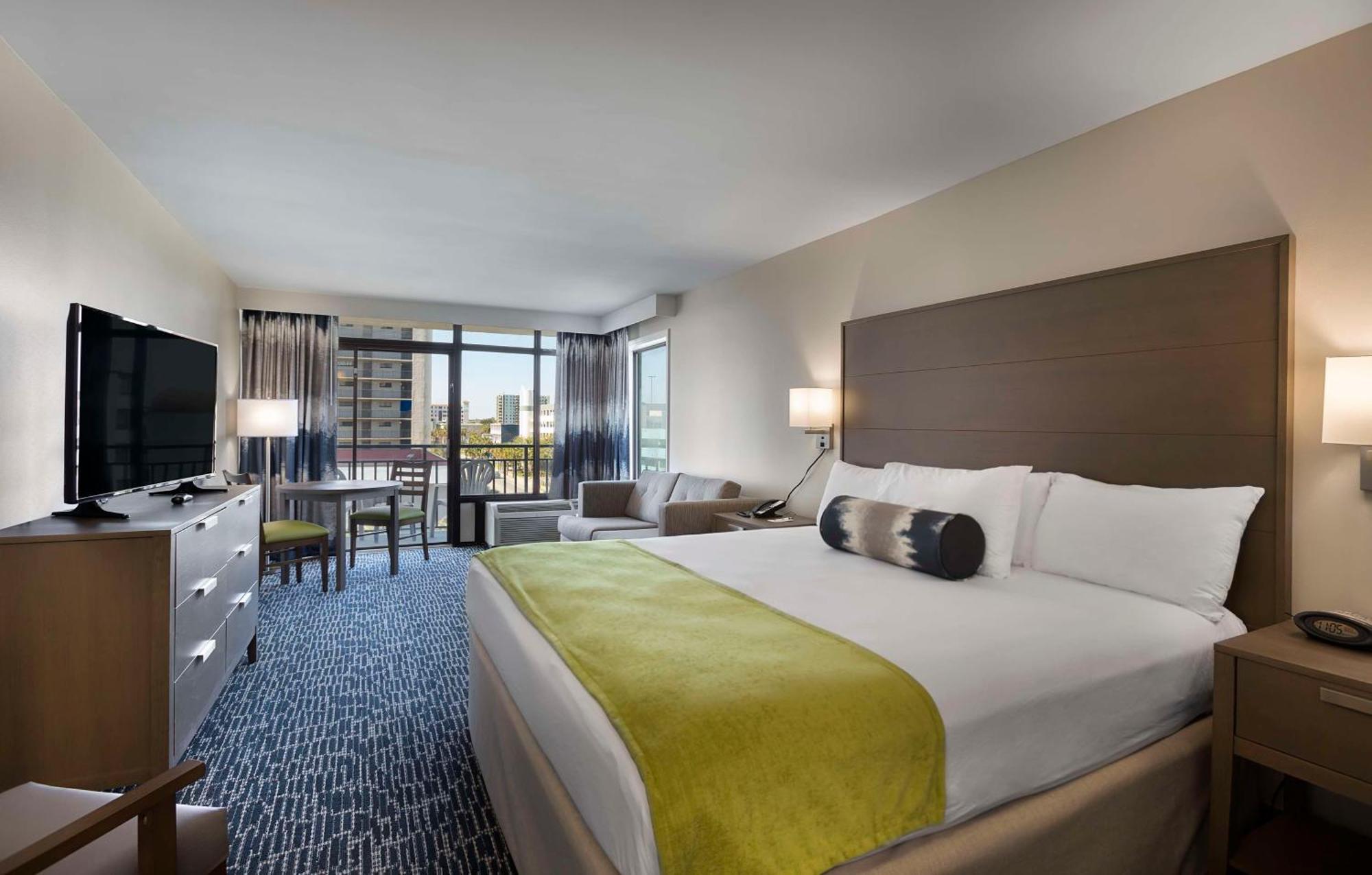 King Room Bath Tub Partial Ocean View Disability Access or Non-Smoking