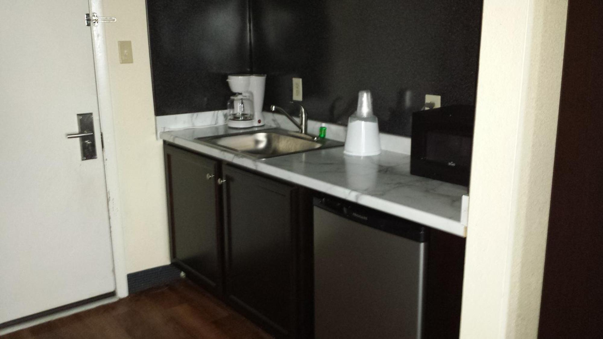 Oceanfront 2 Double beds Balcony