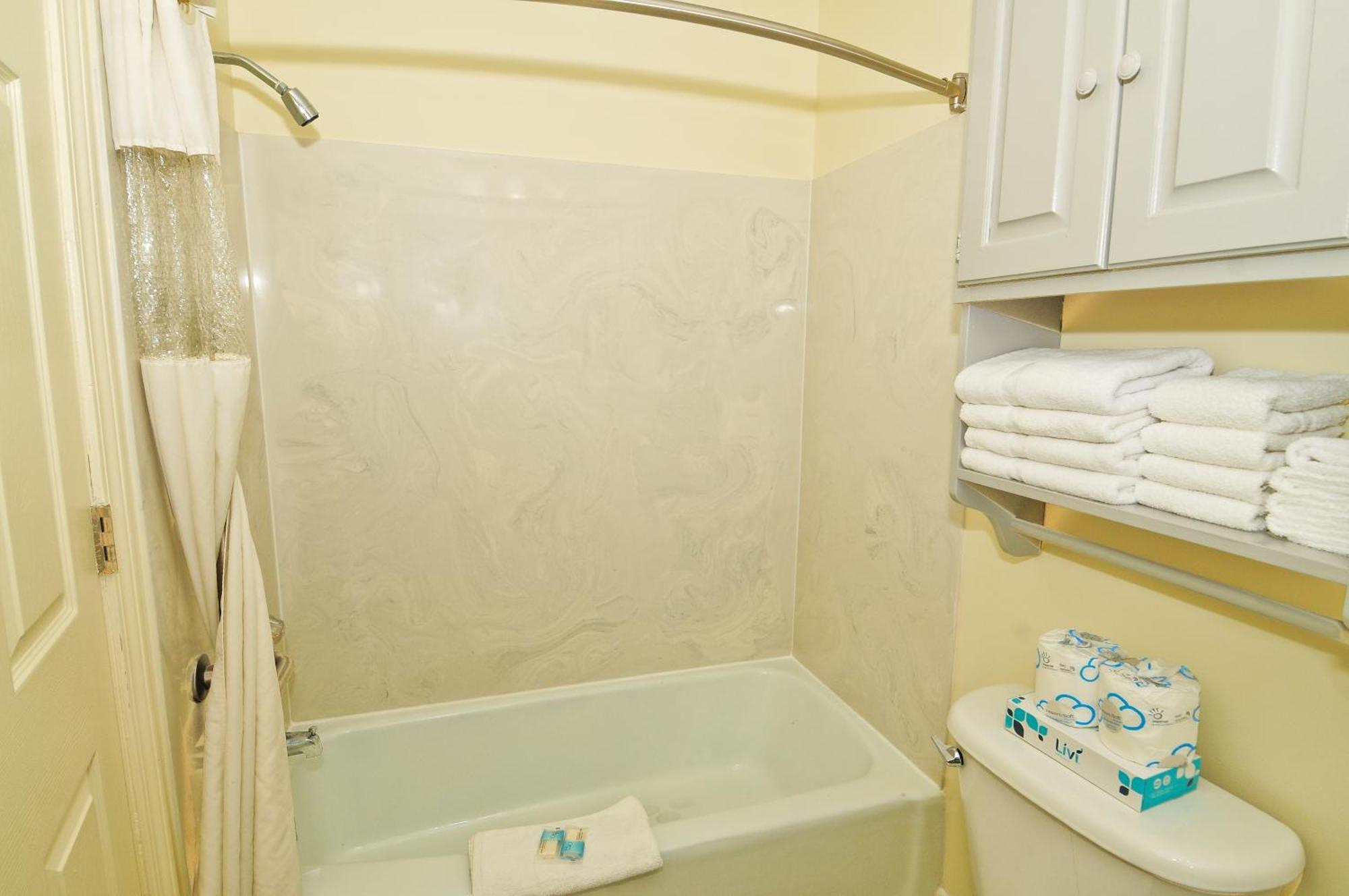 1 Room Side View Efficiency 1 Queen Bed T6