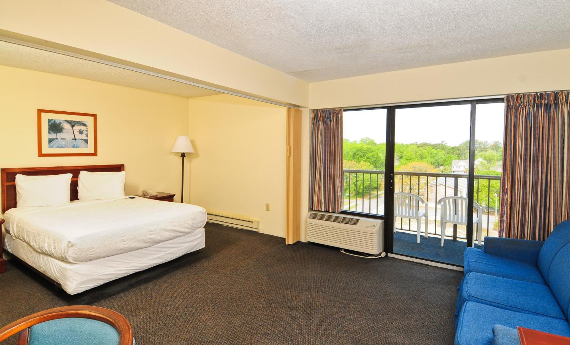 Studio Efficiency Blvd View 1 Queen 1 Sleeper Sofa T7