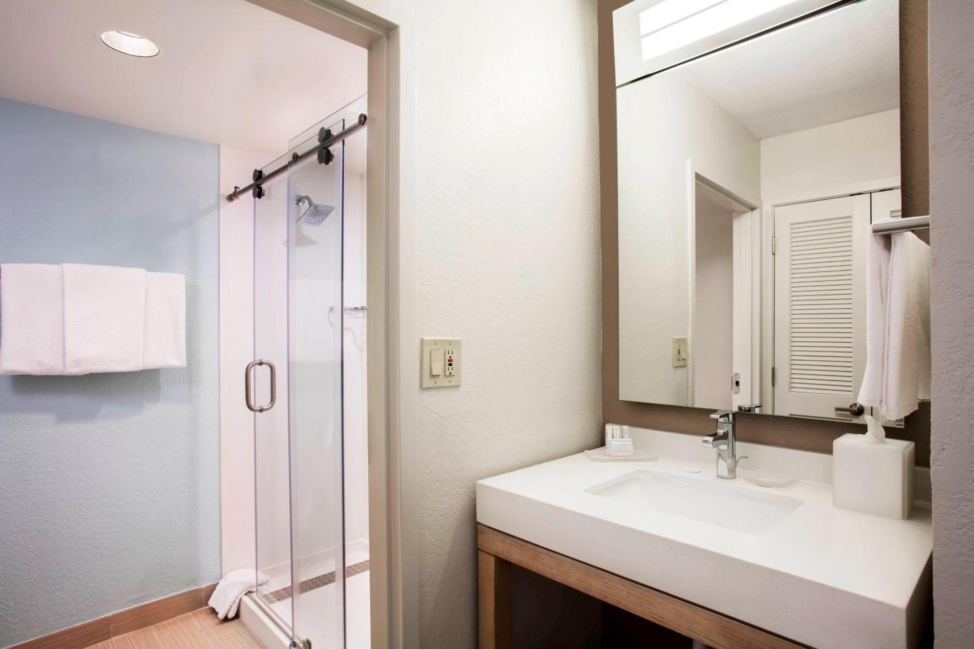 Queen Room mit 2 Queensize-Betten und Balkon