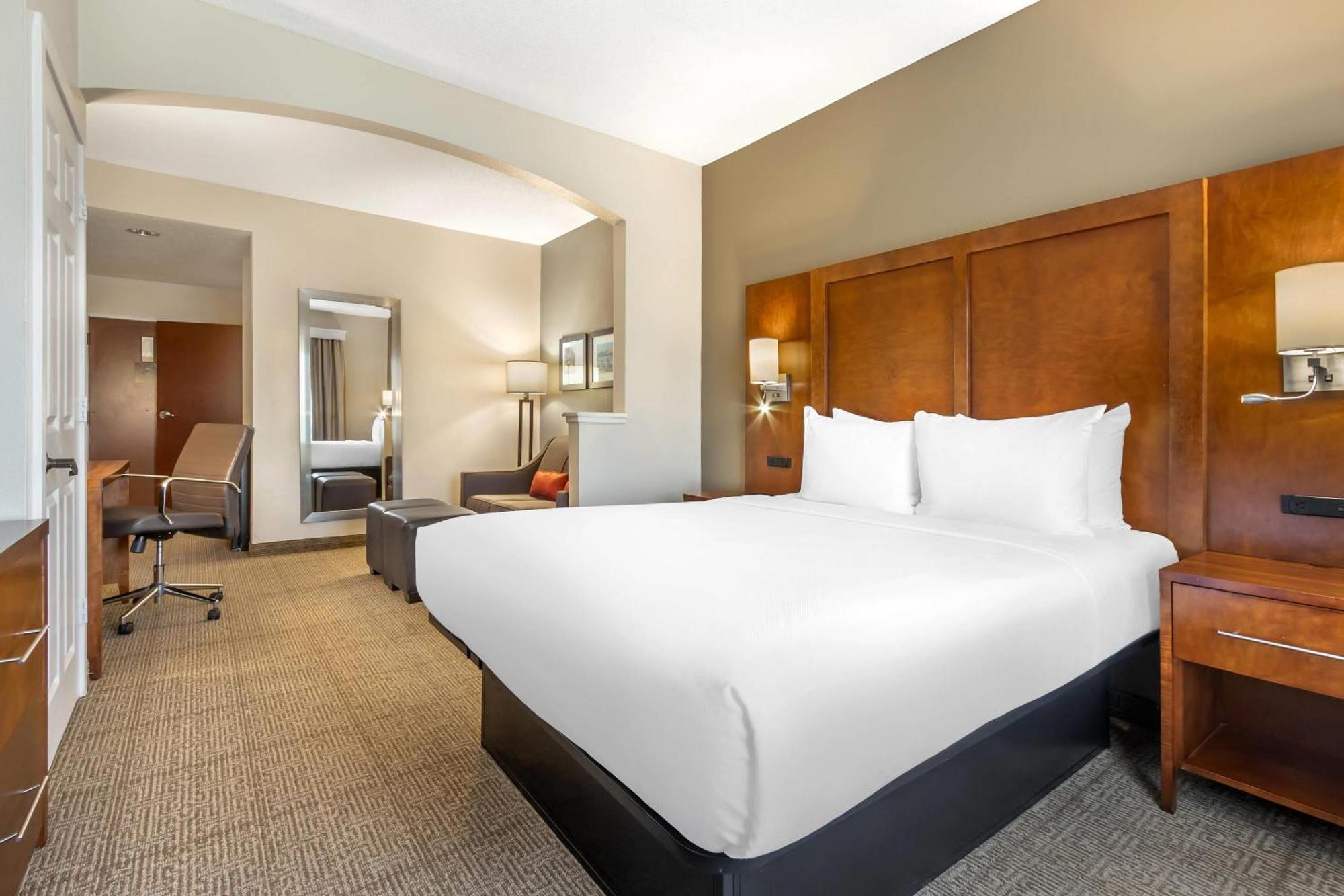 Queen Suite Disability Access or Non-Smoking