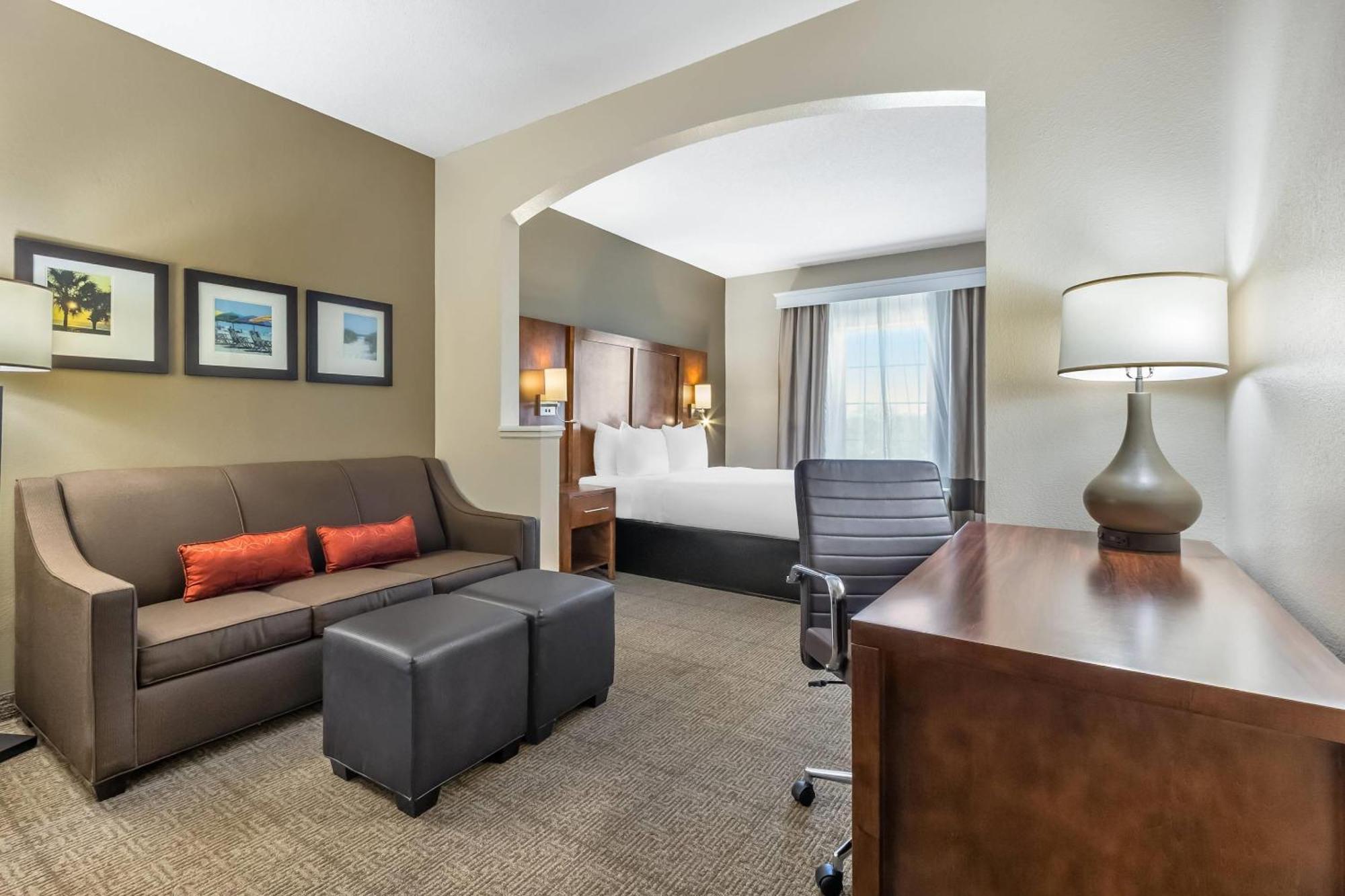 Queen Suite Disability Access or Non-Smoking