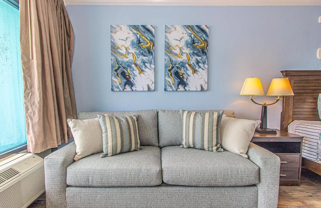Oceanview King Suite - Fully Updated! - Landmark Resort 715 - Great Views! Sleeps 4-1
