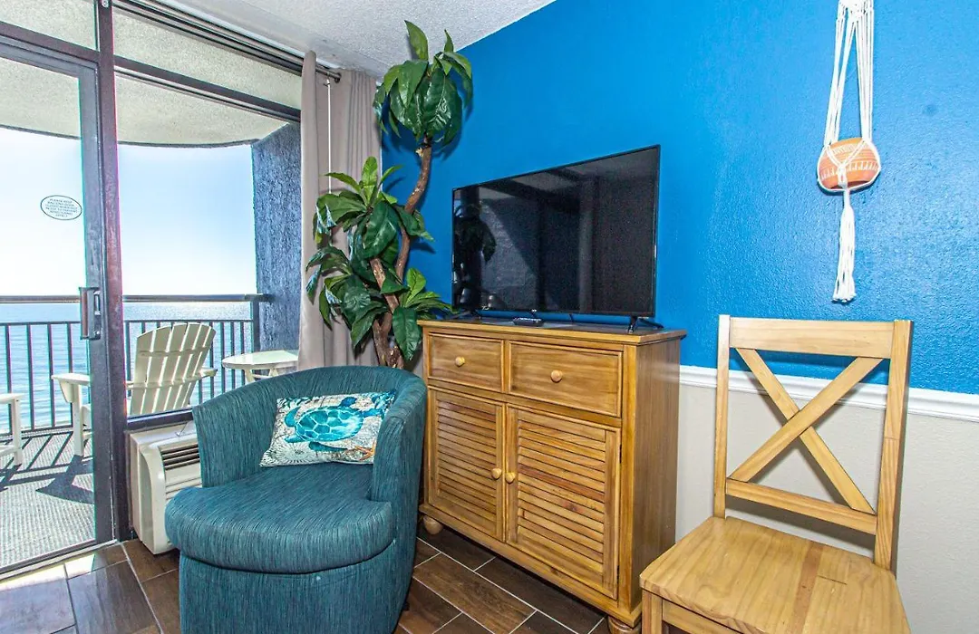 Beautifully Updated Direct Oceanfront Suite Monterey Bay 1425 Sleeps 6 Guests-1