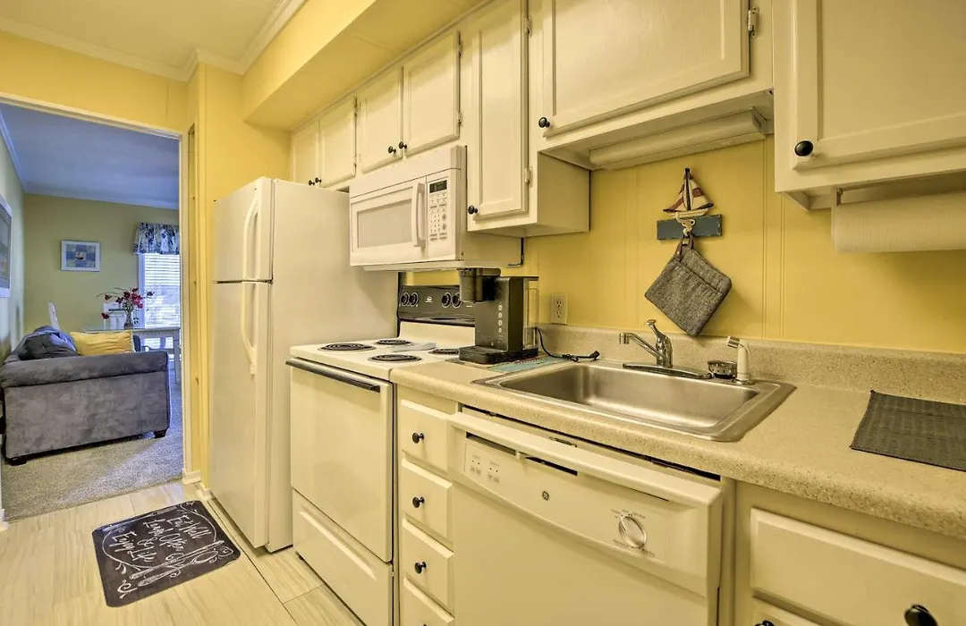 Private Beach Access And Balcony Myrtle Beach Condo-1