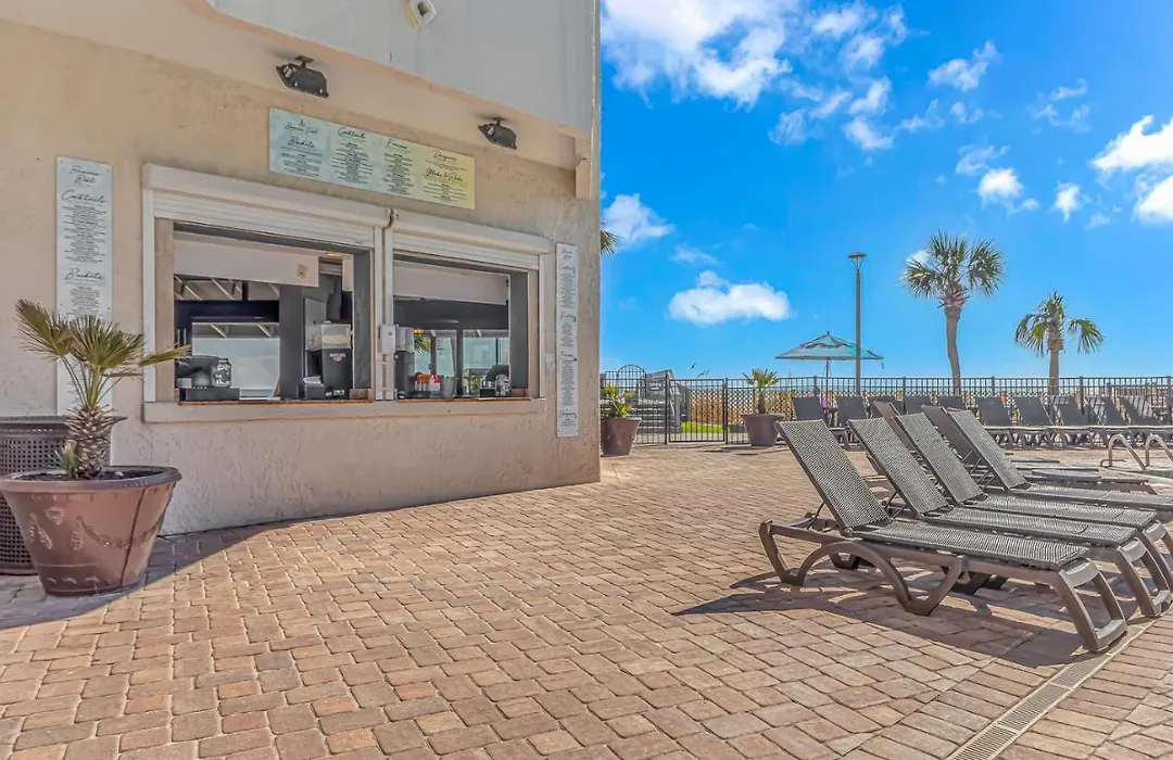 Ocean Reef Resort - Direct Oceanfront Studio - Nicely Updated! Perfect For 2-4 Guests! Unit 401-1