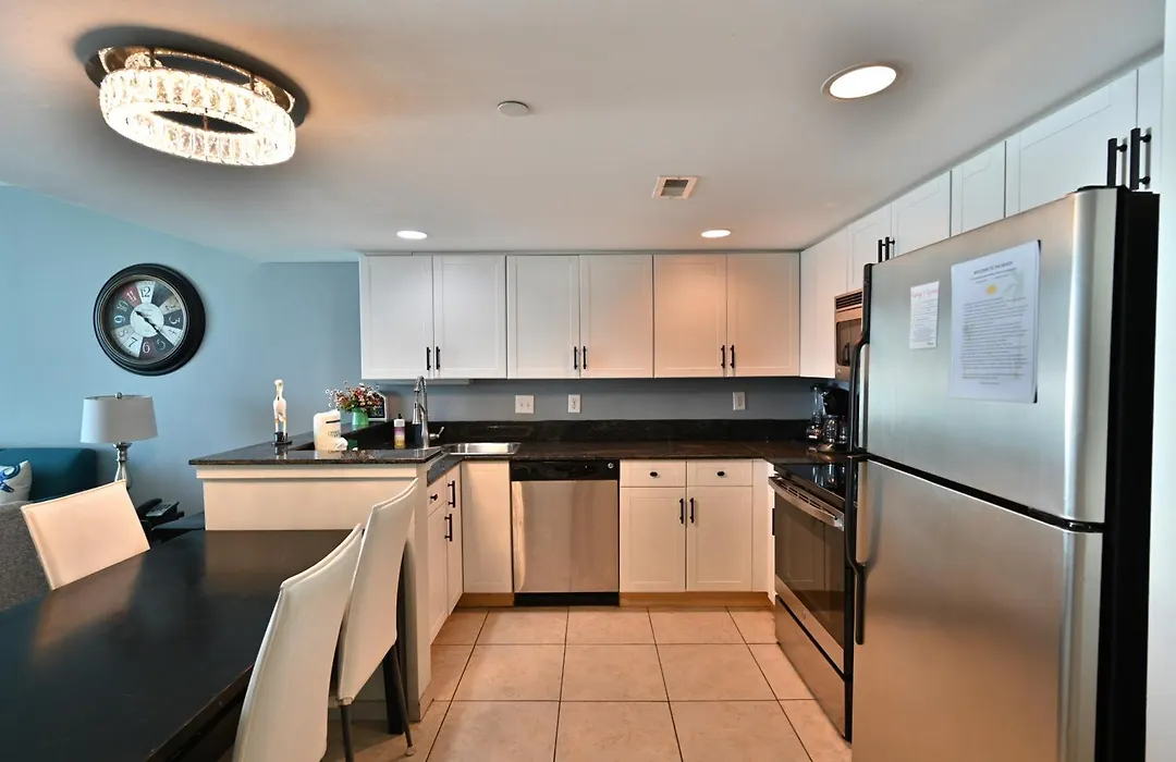 Stunning Ocean Front 2Bedroom In Heart Of Myrtle Beach New 50 Smart Tv-1