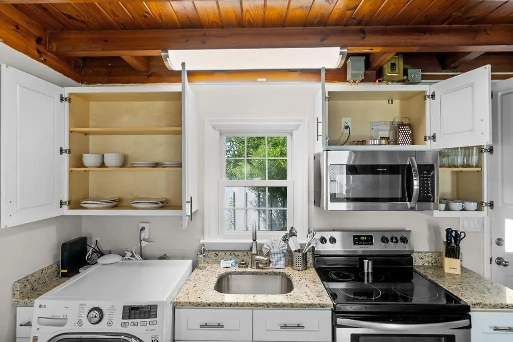 Laid Back 2Br Close To The Beach W Parking-1