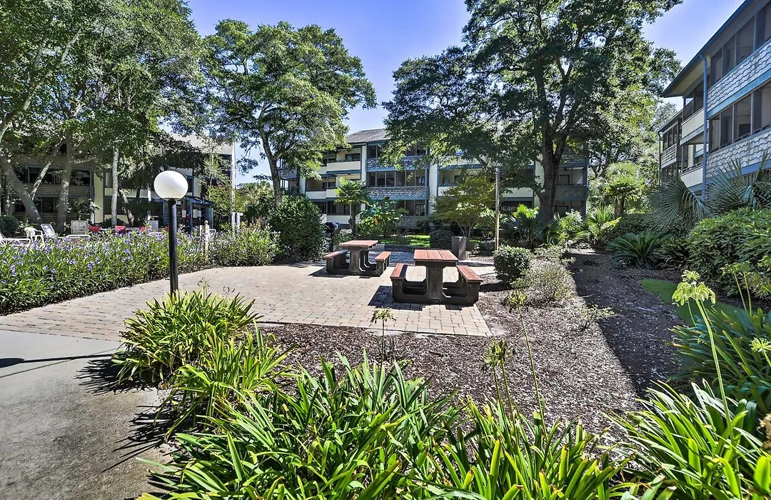 Walk To Shore: Condo W/ Balconies In Myrtle Beach!-1