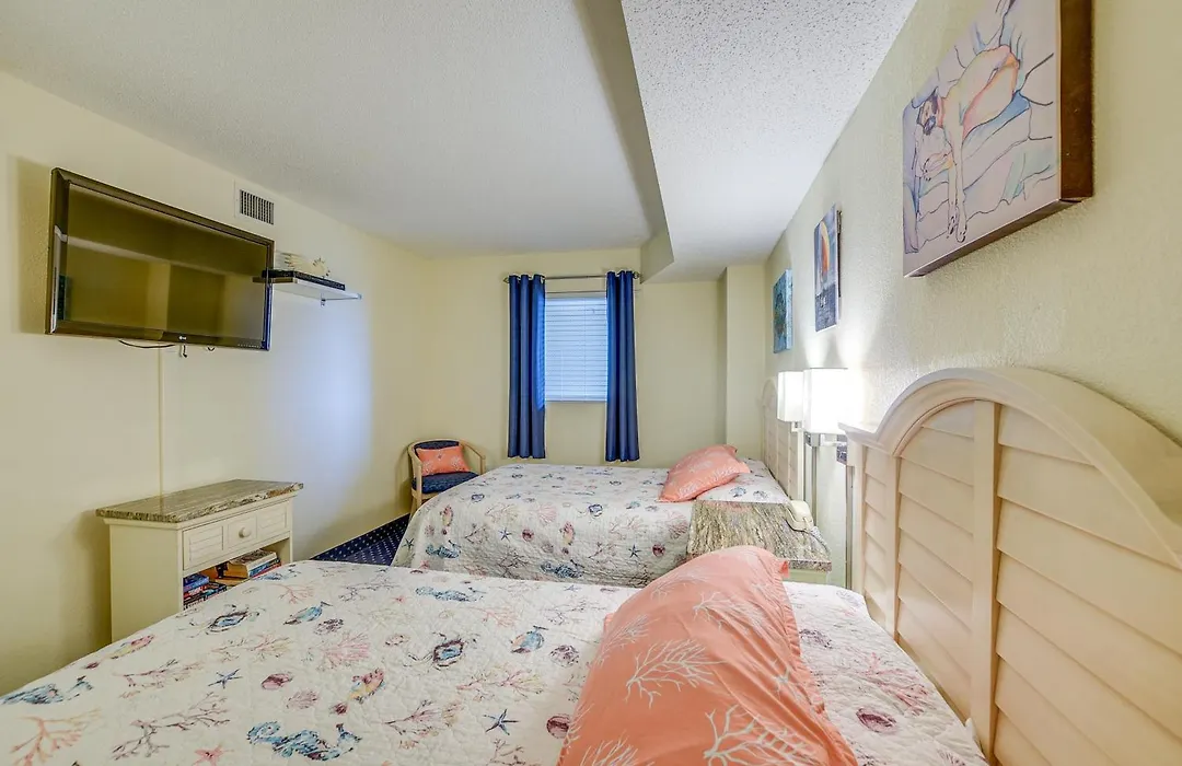2 Mi To Barefoot Landing: Condo W/ Beach Access!-1