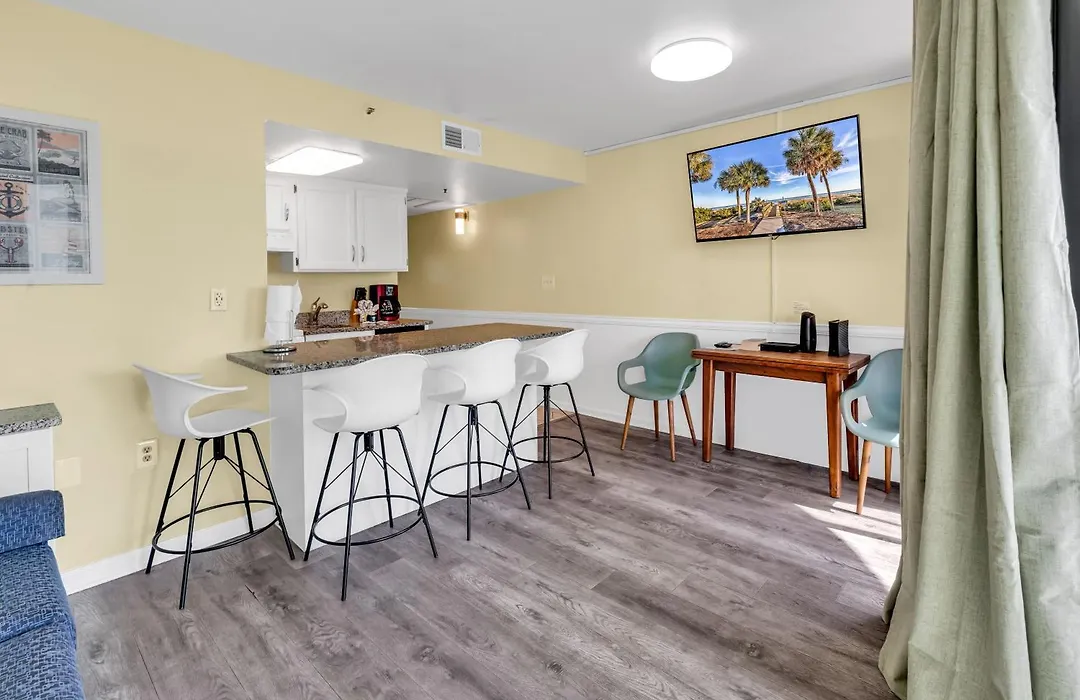 Oceanfront Condo Steps To The Beach W No Resort Fees-1