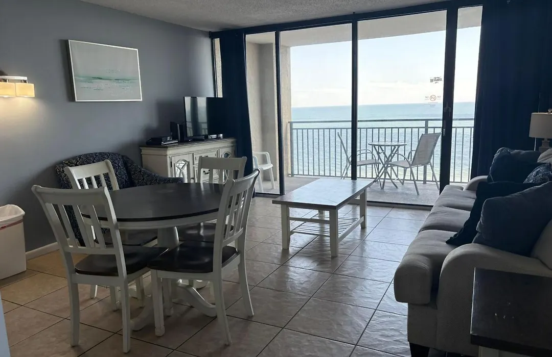Hosteeva Ocean Forest Plaza W Beachview Balcony-1
