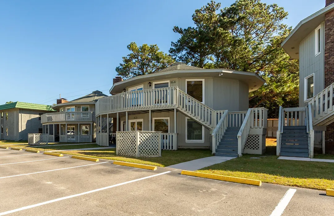Country Club Villas-1