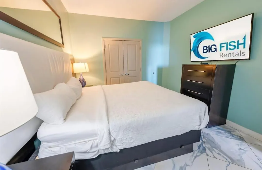 Amazing Beachfront Condo With Nice Hot Tub & Pools-1