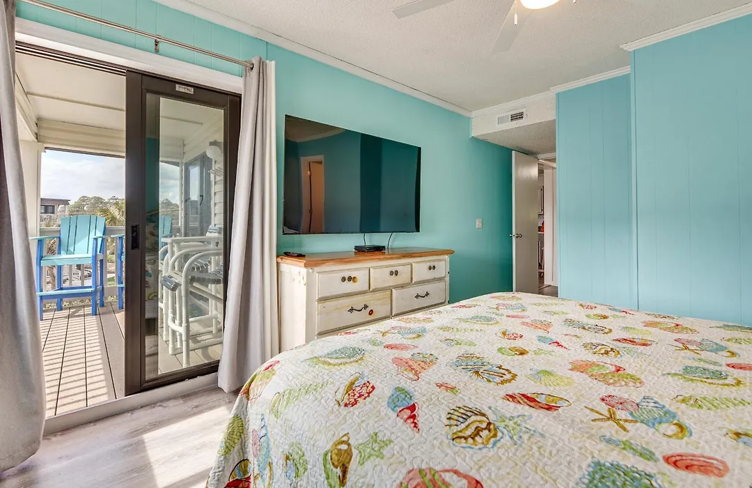 Ocean-View Balcony! Myrtle Beach 3Rd-Floor Retreat-1