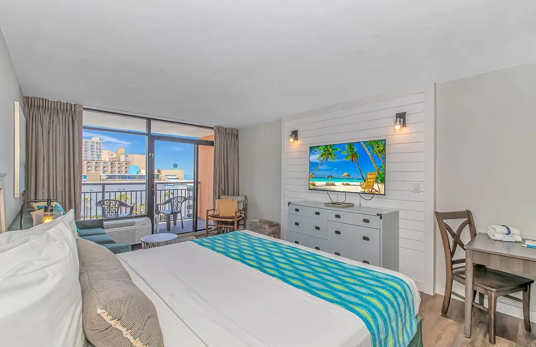 Landmark Resort King Suite Unit 607 - Beautifully Updated - Perfect For 2 Guests!-1