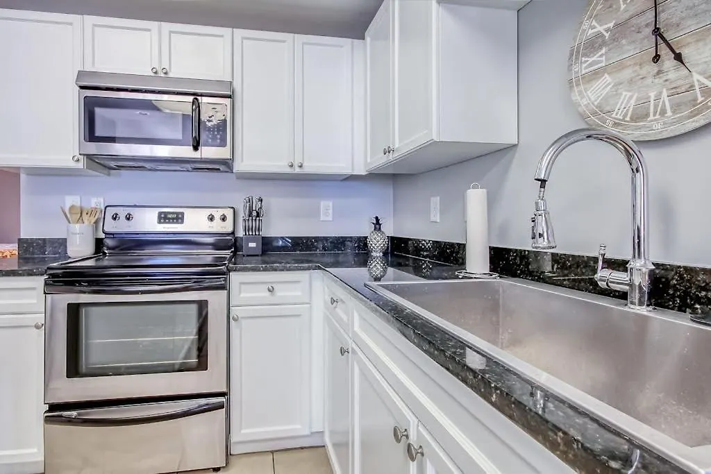 Coconut Grove 203-1