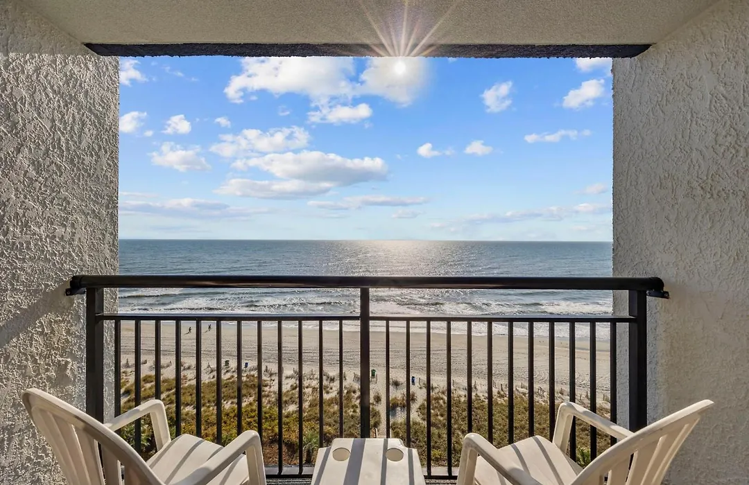 Beautifully Updated Direct Oceanfront King Suite - Monterey Bay 1035 - Sleeps 6 Guests!-1