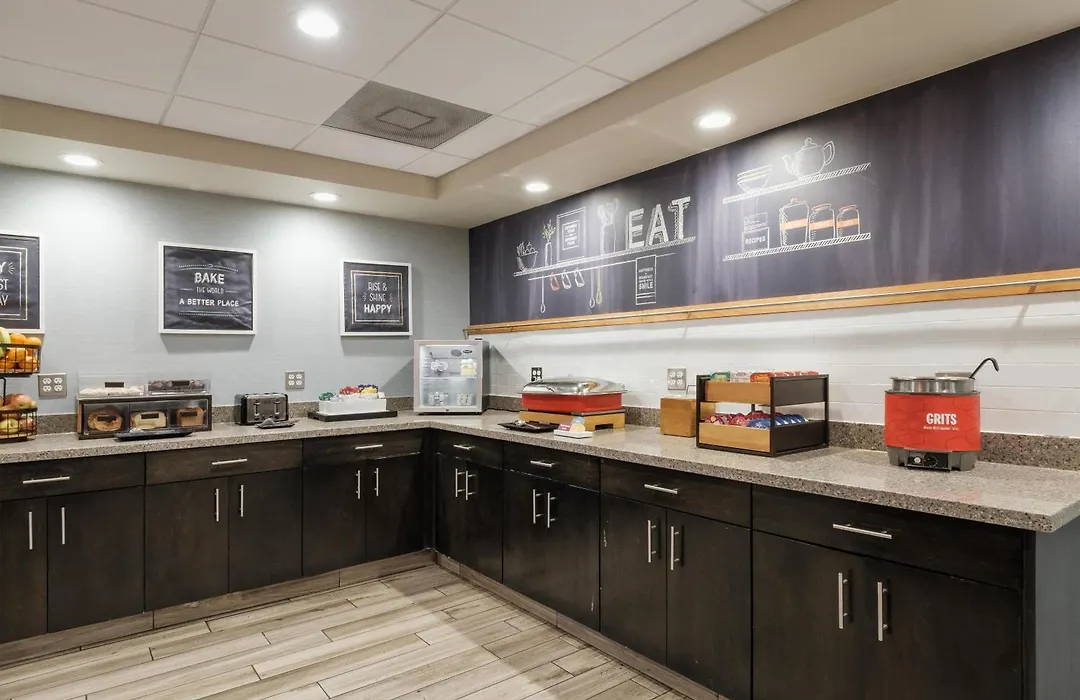 Hampton Inn Harbourgate-1