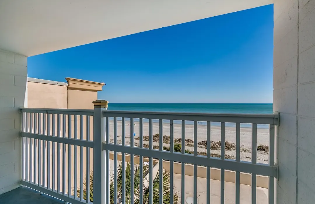 Beachcomber Inn & Suites-1