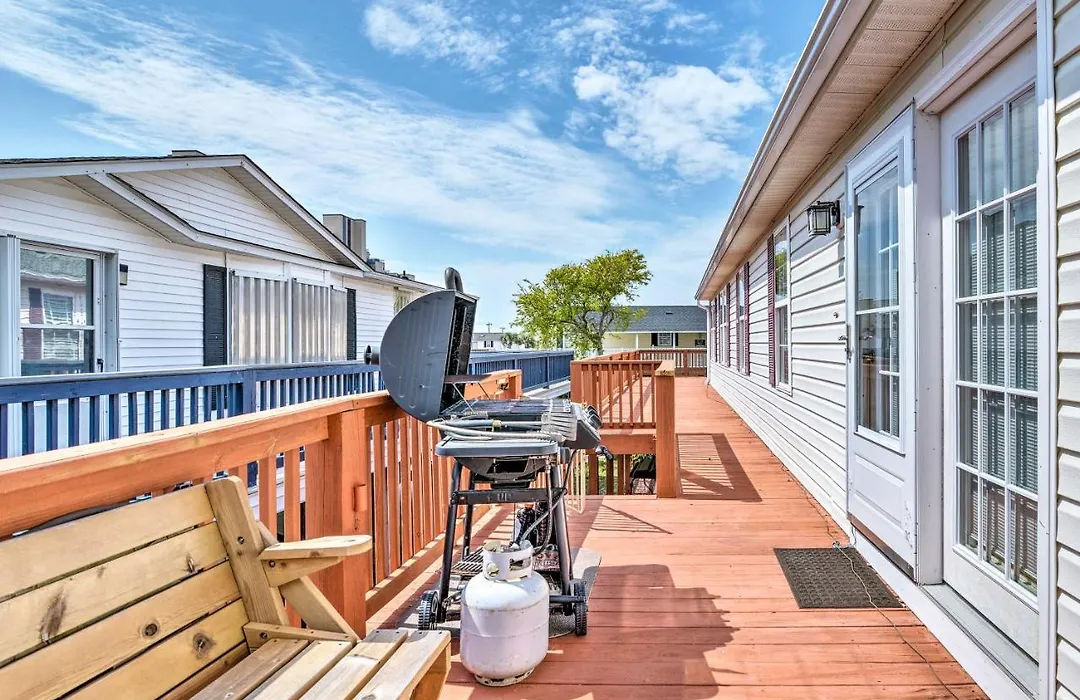 Surfside Beach Home W/ Resort Perks: Walk To Beach-1
