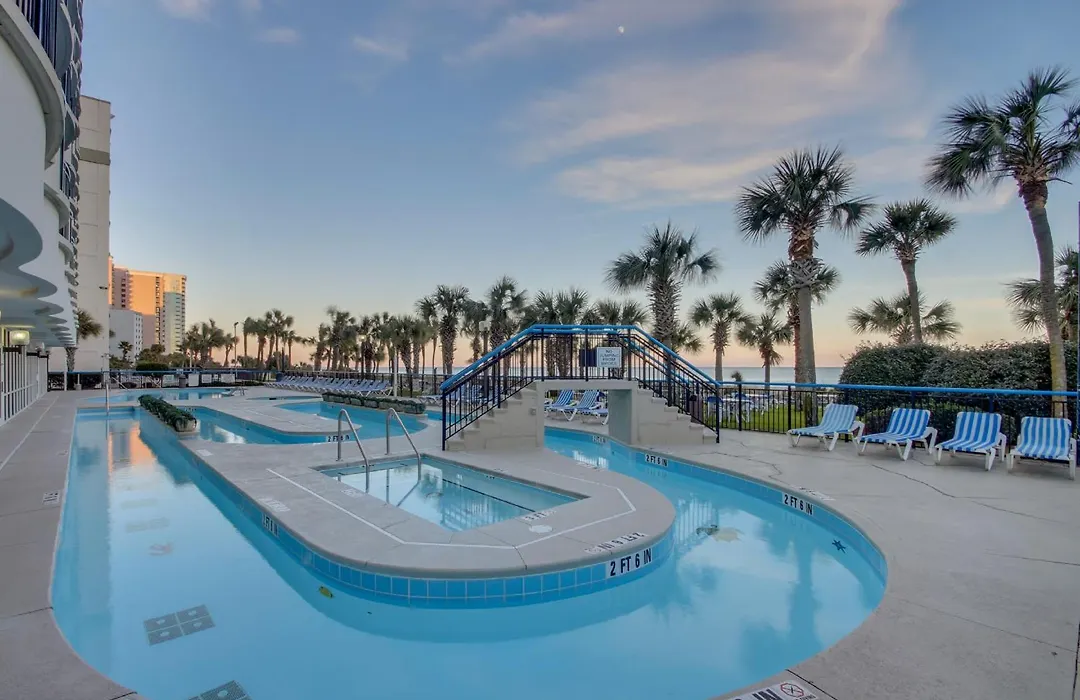 Oceanfront Condo W Balcony Minutes Walk To The Beach-1