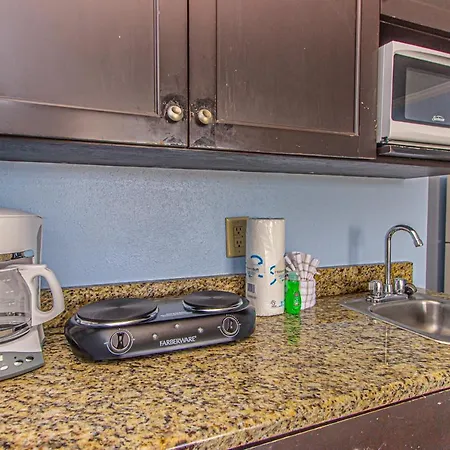 Oceanview King Suite - Fully Updated! - Landmark Resort 715 - Great Views! Sleeps 4-3