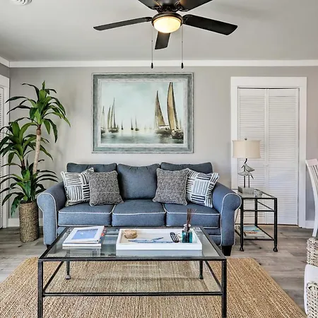Walk To Surfside Beach: Studio W/ Covered Balcony-3