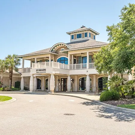 Resort Amenities: Chic North Myrtle Beach Condo!-3
