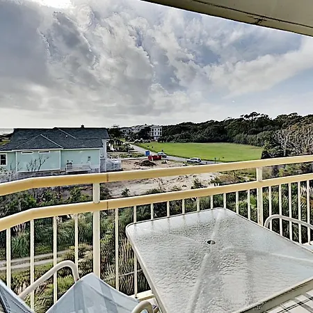 Home Away From Home! Bright Condo Amenities-2