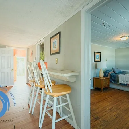 Oceanfront Ocean Drive Cottage-2