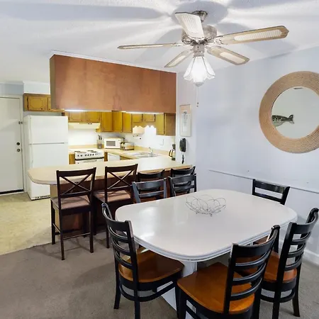 2Br, 2Bath Condo Oceanfront Getaway With Pool-3