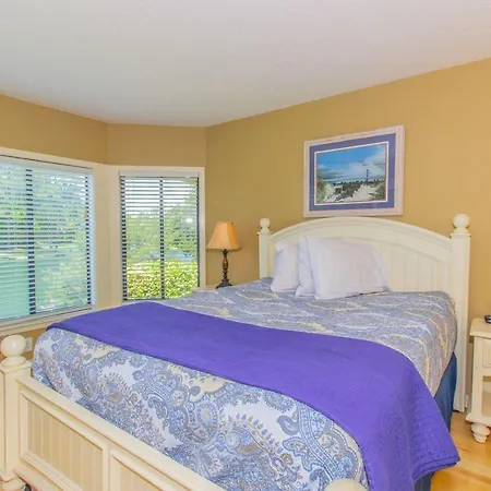 Laurel Court 215-2