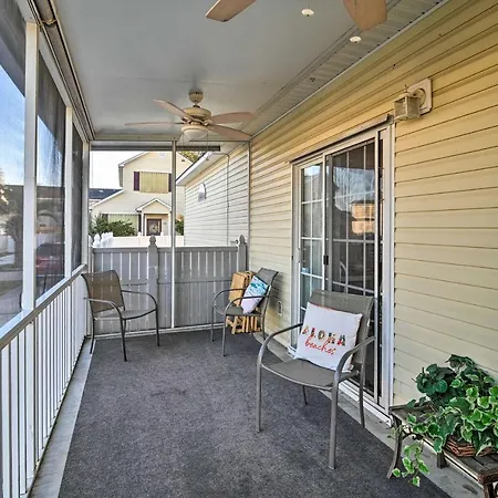 Myrtle Beach Cottage With Outdoor Shower And Yard-2