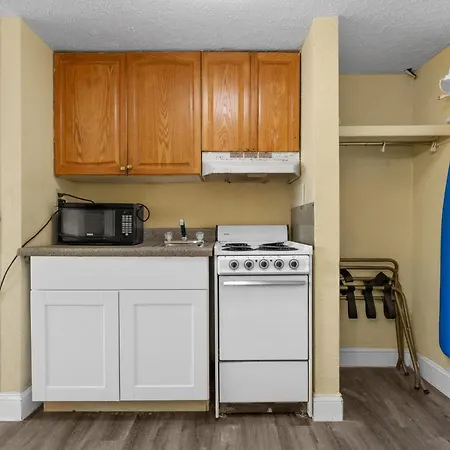 Days Inn By Wyndham Myrtle Beach-Grand Strand-2