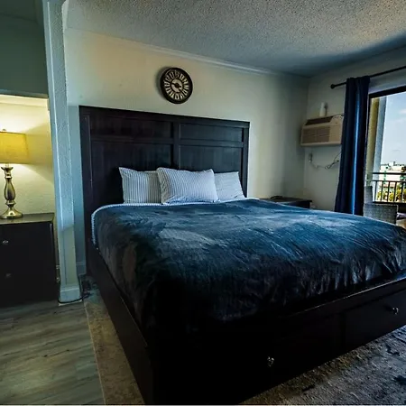 Amazing Ocean View Room With Balcony-2