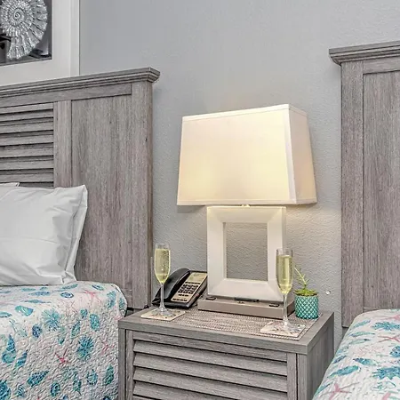 Angled Ocean View Studio With Ocean Views - Nicely Decorated! Sun N Sand 1118 - Sleeps 4 Guests-3