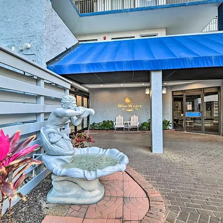 Convenient Escape - Walk To Myrtle Beach!-3