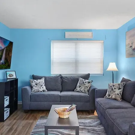 Beautiful Blue Ocean Condo-3