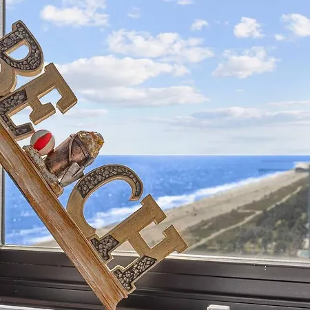 Immaculate 14Th Floor Oceanfront Winter Rental 1Br Suite With Amazing Views!-3