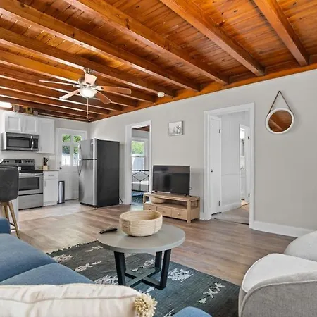 Laid Back 2Br Close To The Beach W Parking-2