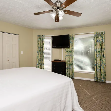 Country Club Villas-3