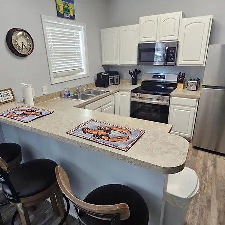 Charming Condo 2Min Walk From The Famous Boardwalk-2