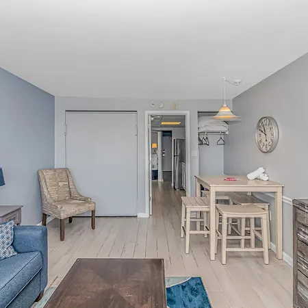 Oceanfront 1 Bedroom 2 Bath Suite Boardwalk 439-2