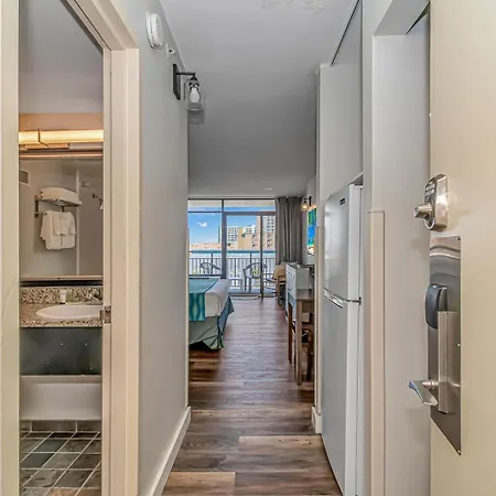 Landmark Resort King Suite Unit 607 - Beautifully Updated - Perfect For 2 Guests!-3
